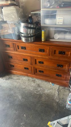 Dresser