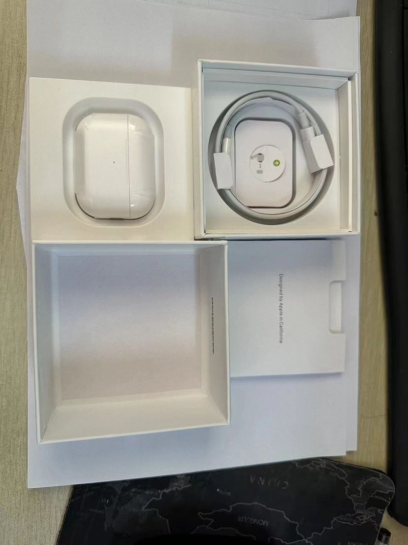 AirPod Pros And maxs 