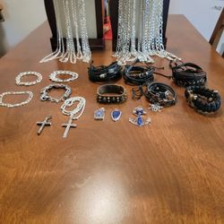 Lot of jewelry All Different kinds Of Silver Jewelry