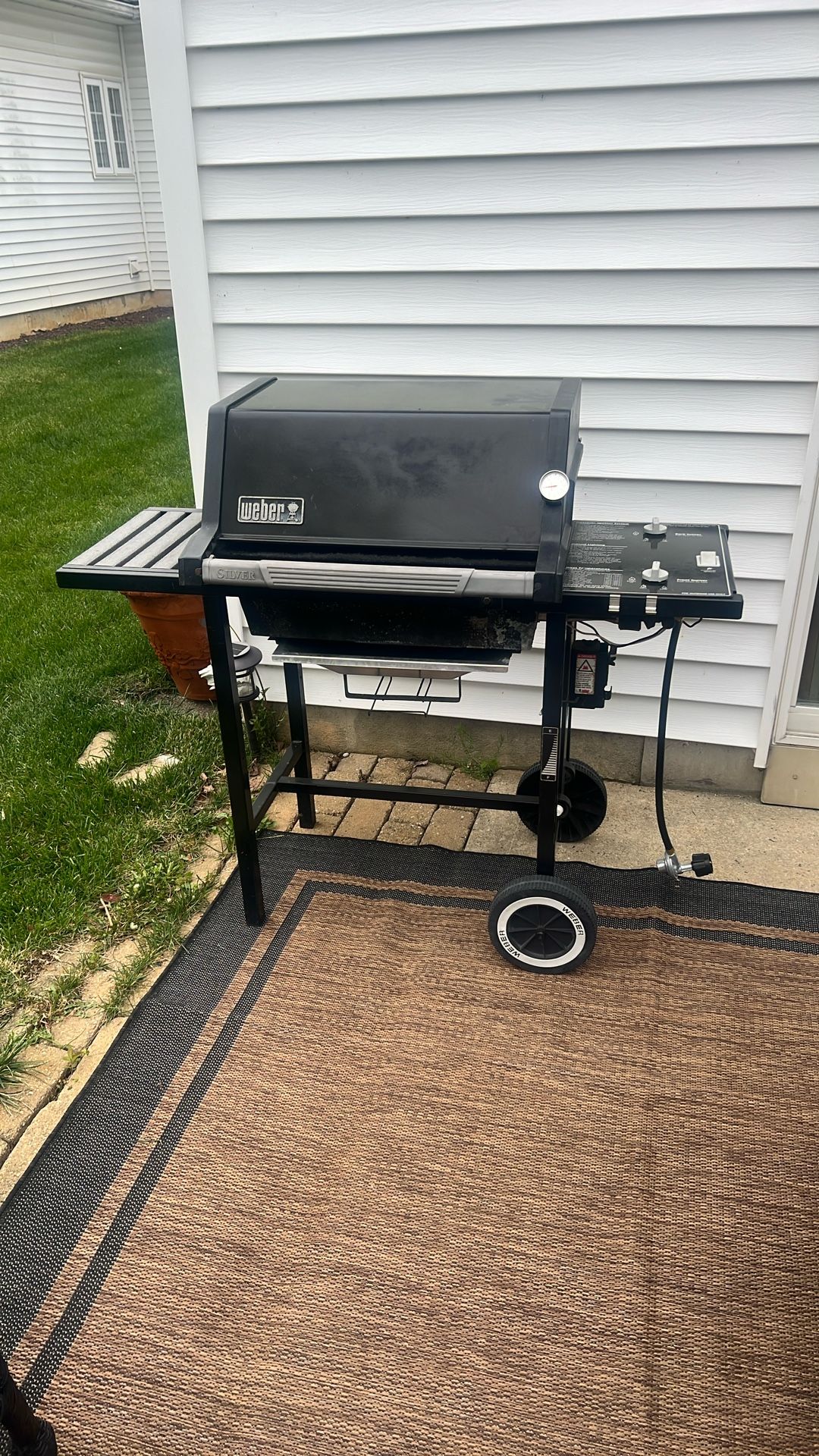 Weber Grill - Silver Series 2 Burner