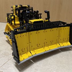 LEGO Technic Cat® D11 Bulldozer (42131) - Armado y 100% Funcional