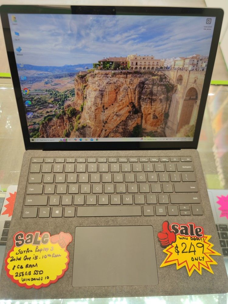 Microsoft Surface Laptop 3 Intel Core i5-10th Gen, 8gb Ram, 256gb SSD, Win 10 Home .