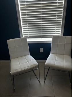 Accent chairs