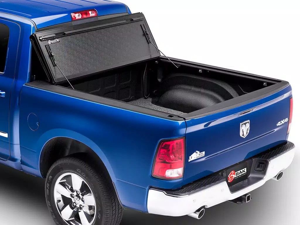 L@@K! BAKFLIP G2 5'8" HARD TONNEAU COVER BAK-226120 (Chevy Silverado Crew Cab Short Bed 68")