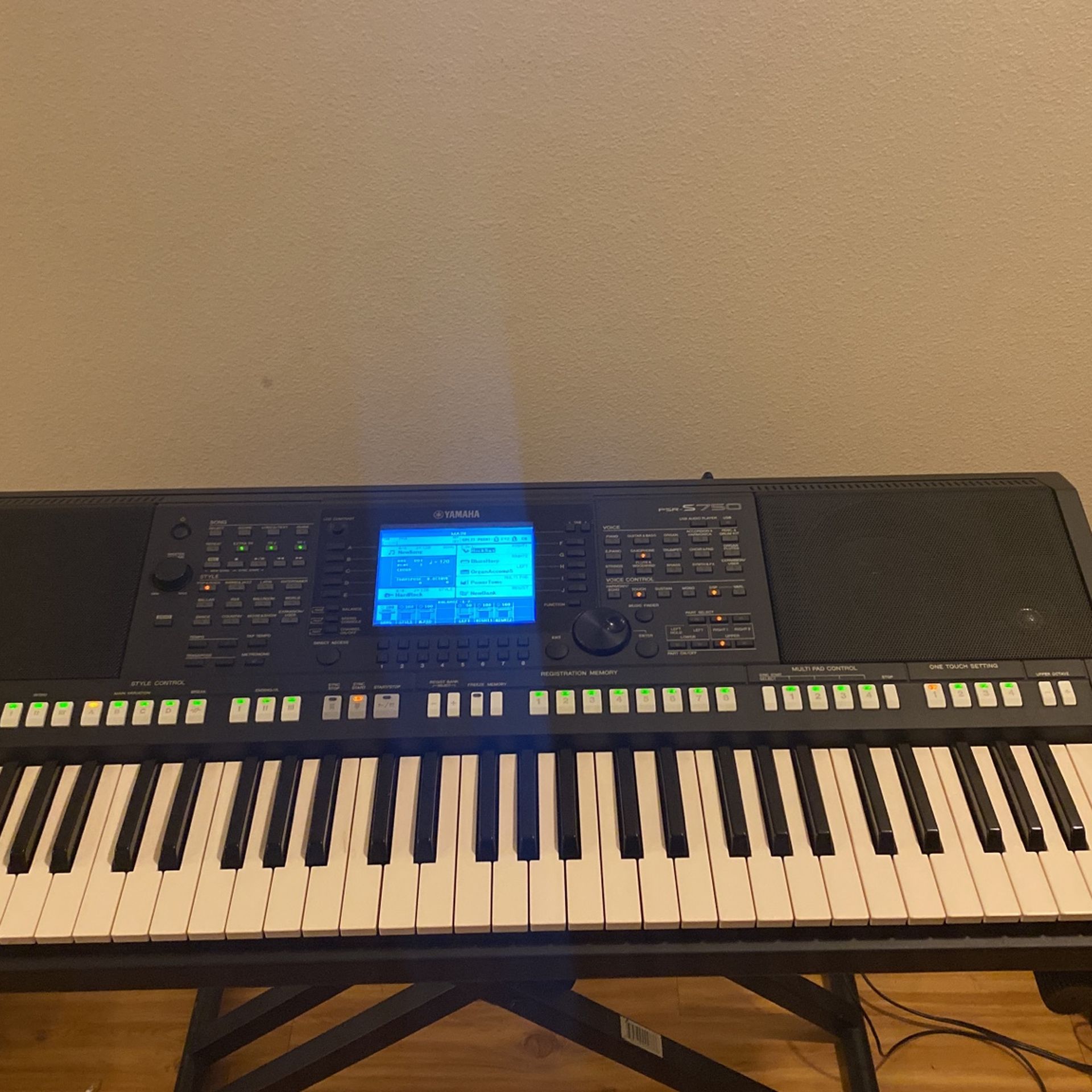 Keyboard Yamaha PSR S750 for Sale in Renton, WA OfferUp