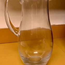Clear Glass Beverage Serving Pitcher/Pourer