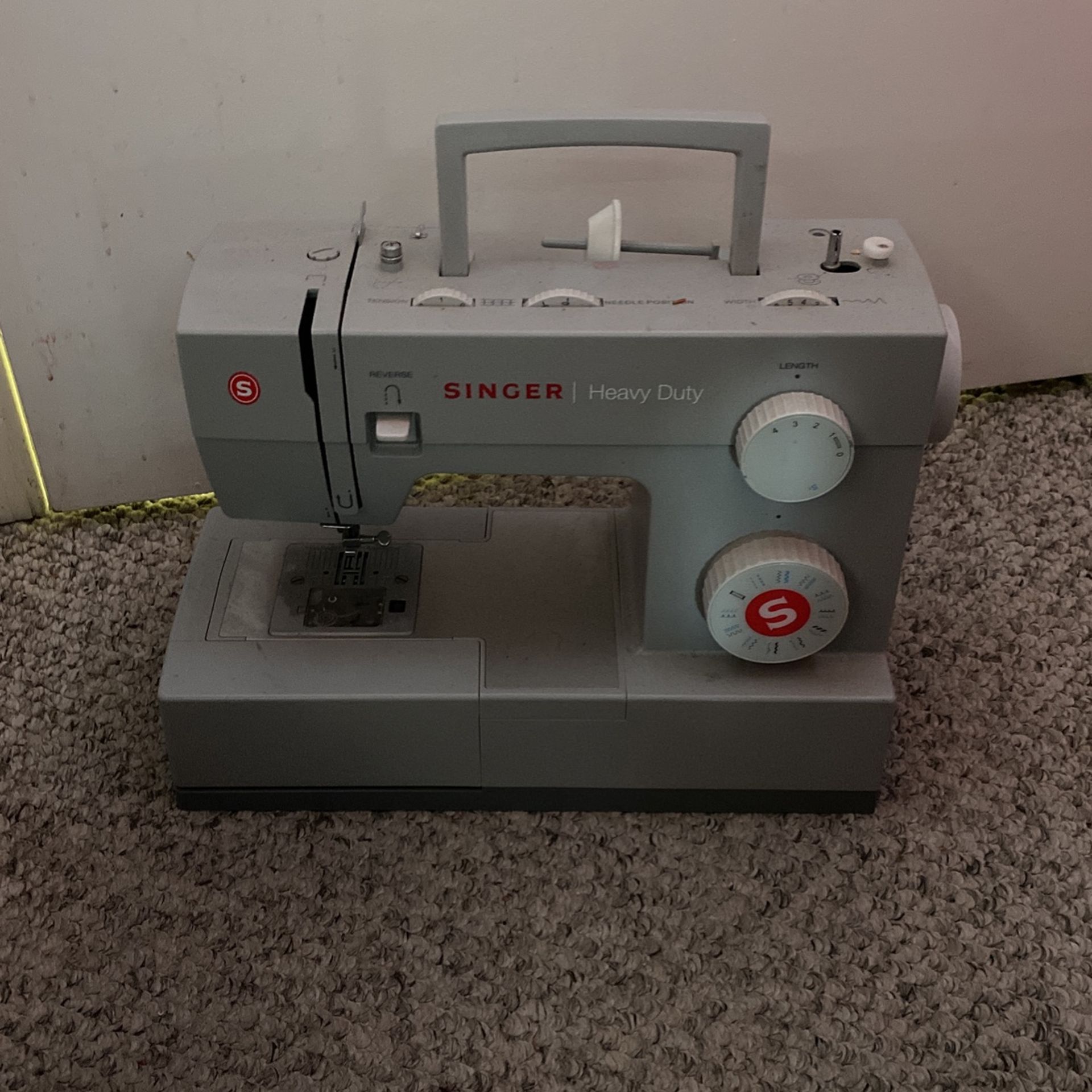 SINGER(4423) Heavy Duty Sewing Machine 