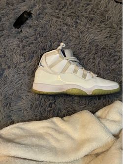 size 8 Jordan 11 retro size 8