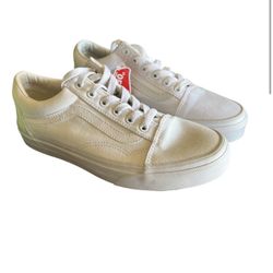 NWT CANVAS OLD SKOOL SHOE MENS SIZE 6