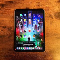 iPad Pro 11 (2018) 64GB Wi-Fi + Cellular Model