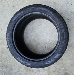 Tire 285/45/22