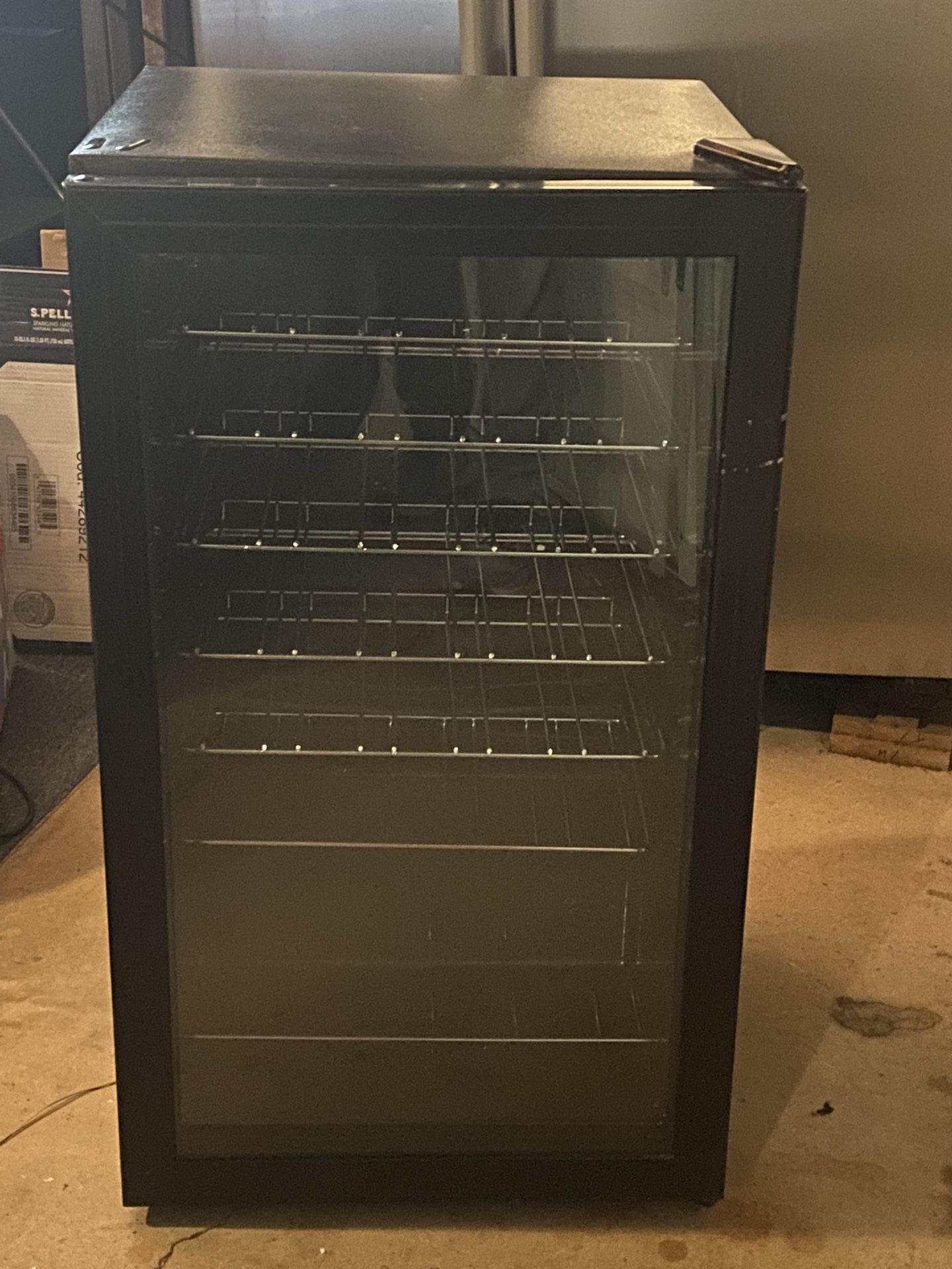 VINOTEMP VT34 - Wine Refrigerator, 34 Bottle Capacity 