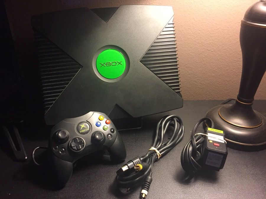 Modified original Xbox with almost 5000 retro games