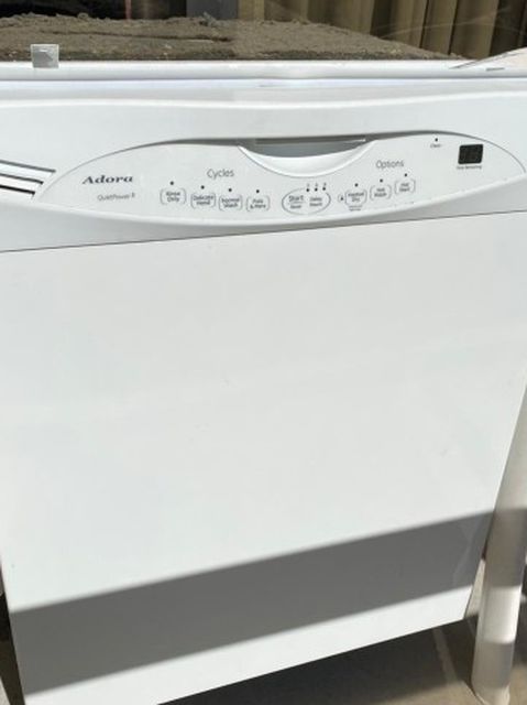White Adora QuietPower 3 Dishwasher