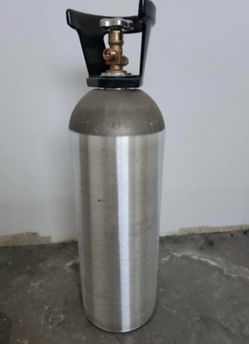 CO2 cylinder