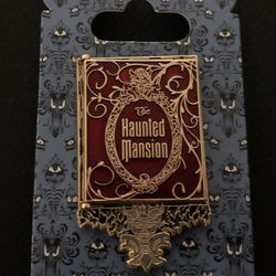 Seance Circle is a Limited Edition (LE) 300 pin from the Haunted Mansion pin series. 