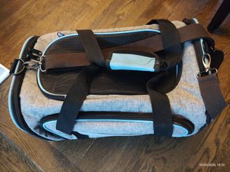 Expandable pet carrier