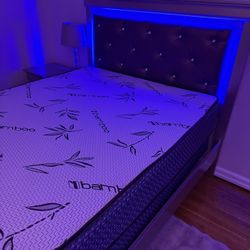 Beautiful Full Bed set 3 Peices