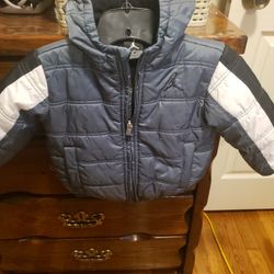 Jordan Puffer Jacket Size 3T Excellent Condition 👌 With Hoodie
