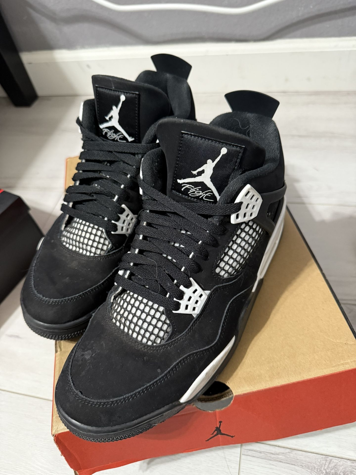 Jordan 4’s Size 11