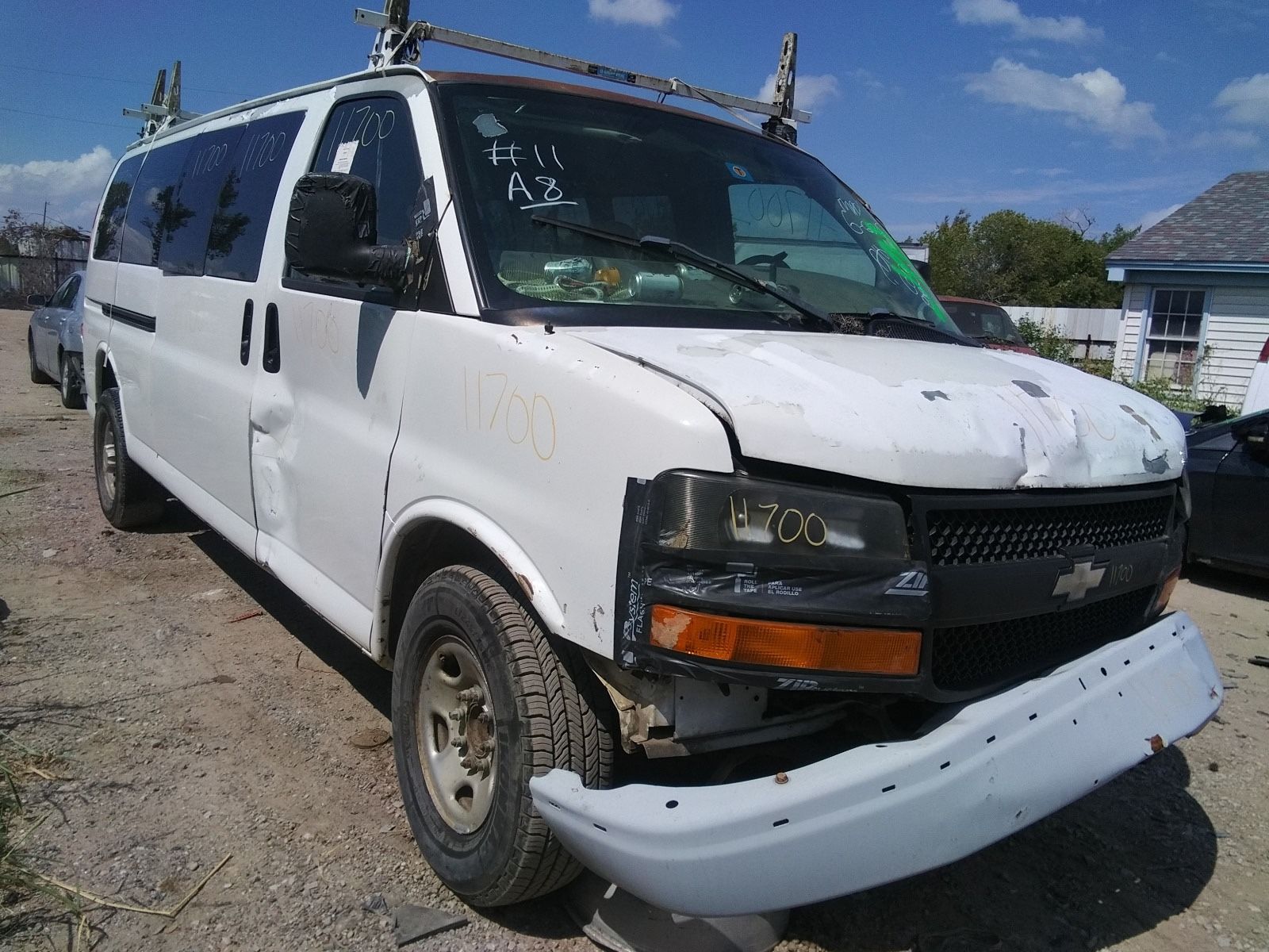 2006 CHEVY EXPRESS 3500–FOR PARTS ONLY//PARTES SOLAMENTE—STOCK#11700
