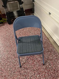 3 folding chairs