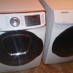 Like New Samsung Front Load Door on Door Washer and Dryer Electric Set