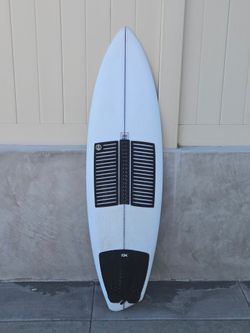 5'6 Album Bom Dia in XTR Surfboard