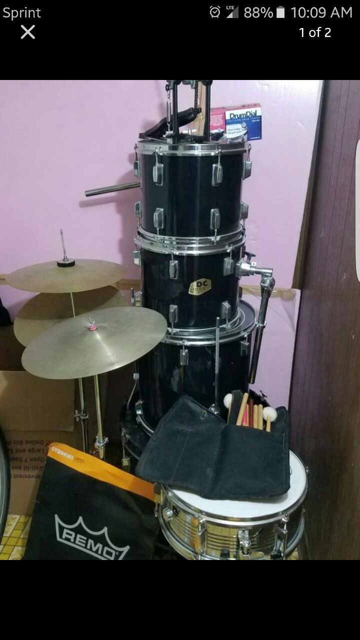 DC 1000 drum set.