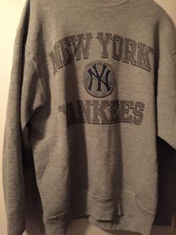 New York Yankees sweatshirt