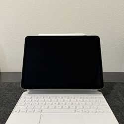 iPad Pro 11 inch M1 with Magic Keyboard and Pencil