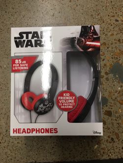 NWT Star Wars kids headphone