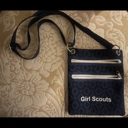 NAVY BLUE GIRL SCOUTS OFFICIAL PURSE HANDBAG WITH STRAP AND ZIPPER