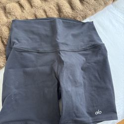 Alo bike shorts