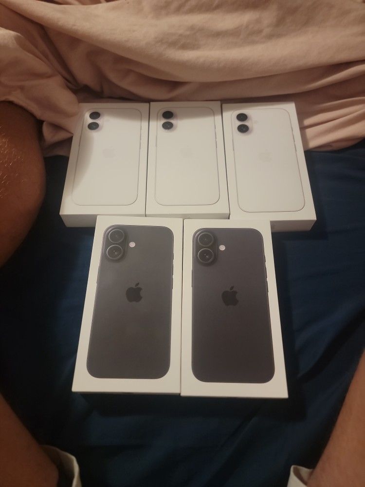 iPhone 16 128gb White and Black Tmobile