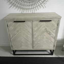Accent Chest with 2 Doors and 2 Shelves
