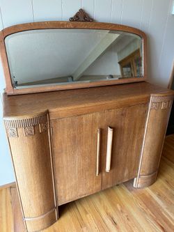 Sideboard table with mirror