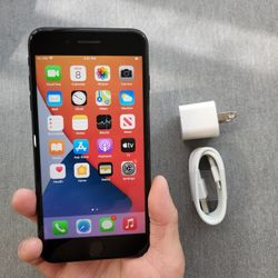 iPhone 7 Plus - UNLOCKED - Like New 