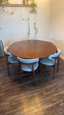 Living Spaces - Wood Round Dinner table 6 Seater