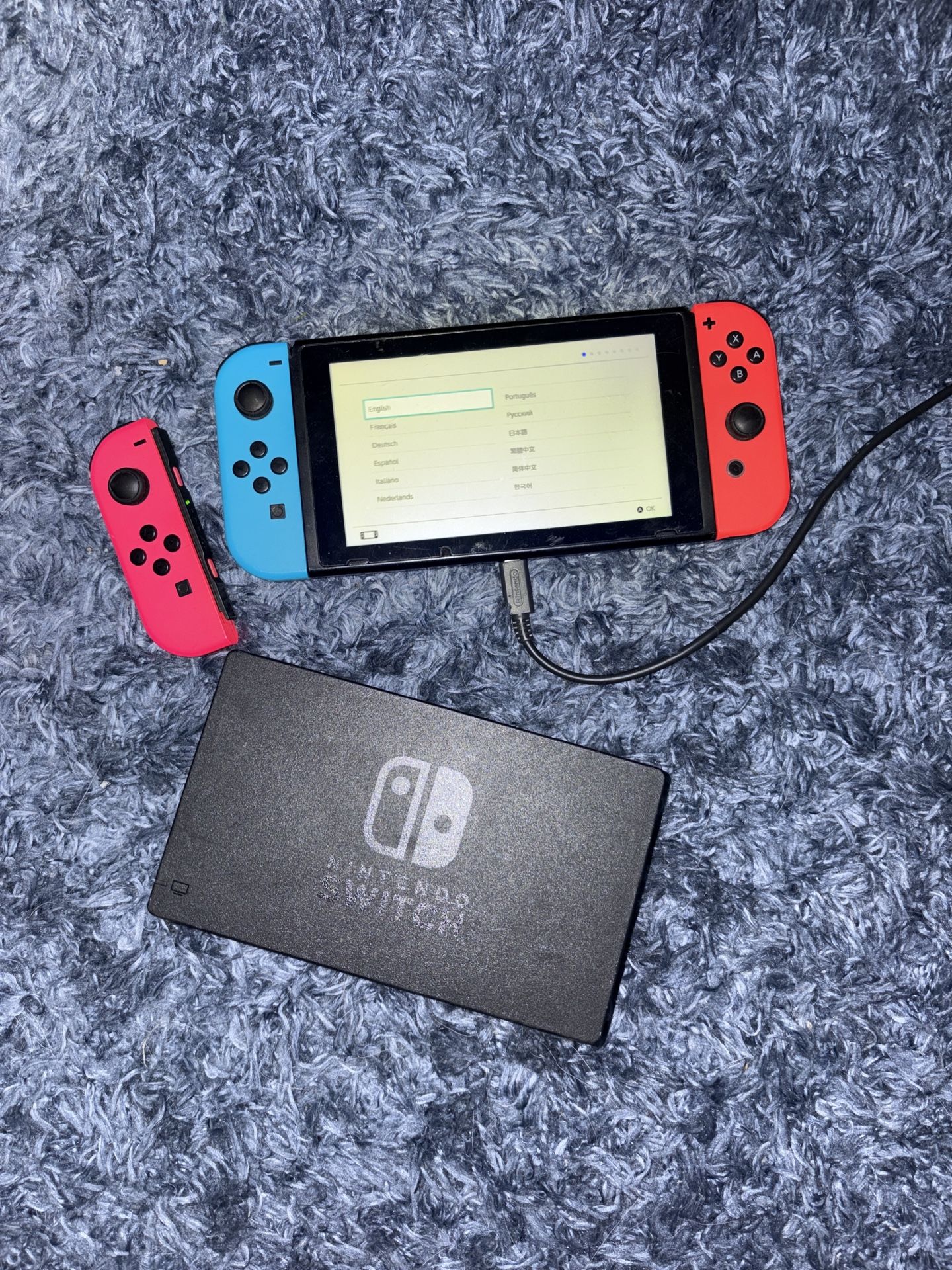 Nintendo Switch W/ 3 Joycons, Dock, Charger