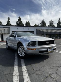 2007 Ford Mustang V6 Deluxe
