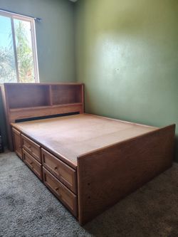 Full Size Storage Bed Frame – Solid Wood – Great Condition