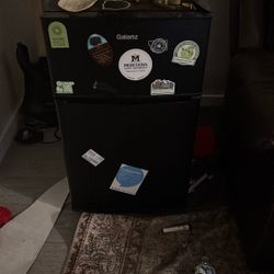 GALANZ Mini Fridge