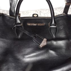 CHRISTIAN  SIRIANO  PURSE GOOD CONDITION  BLACK PURSE LEATHER  $30.00