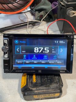 Dual screen radio Bluetooth