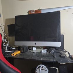 Apple Desktop. Works. 