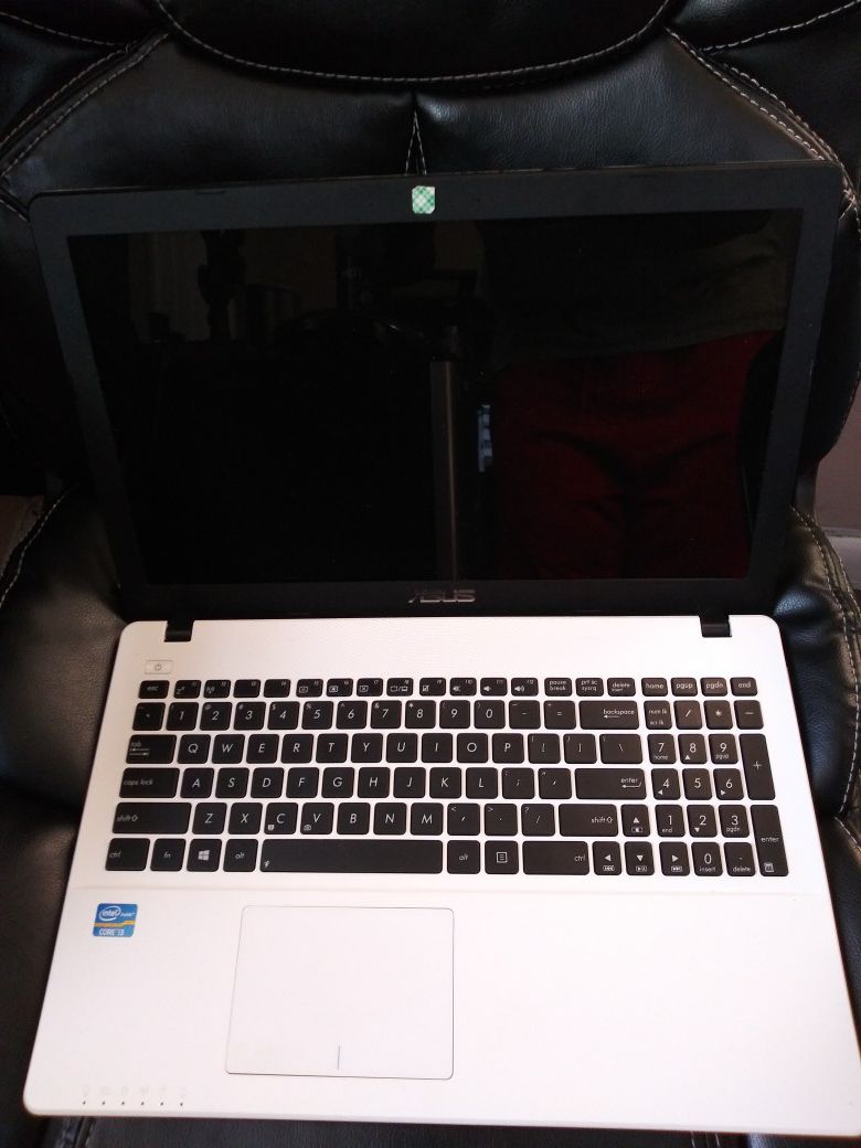 Asus laptop 4gb ram -250gb ssd