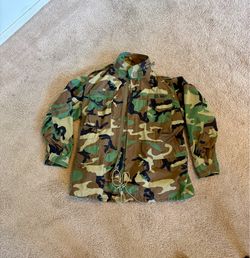 Excellent Condition US Navy-issued M-65 Woodland Cold Weather Camouflage Field Jacket.  Size Large Long.