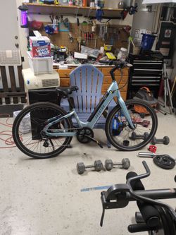 Blue aventon e bike battery included