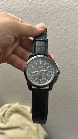 Guess men watch